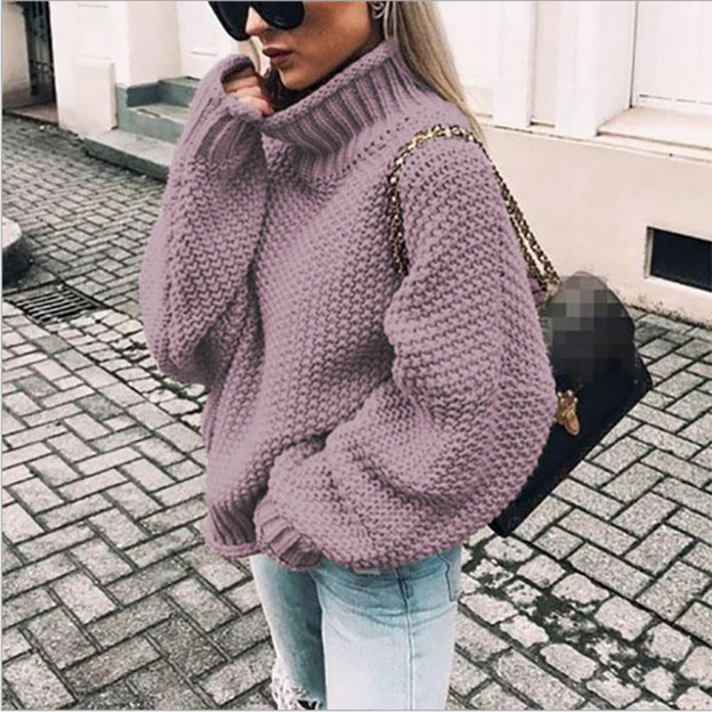 Damski sweter z golfem w luźnym fasonie z prążkowanym akcentem - 1 - Stylpuls