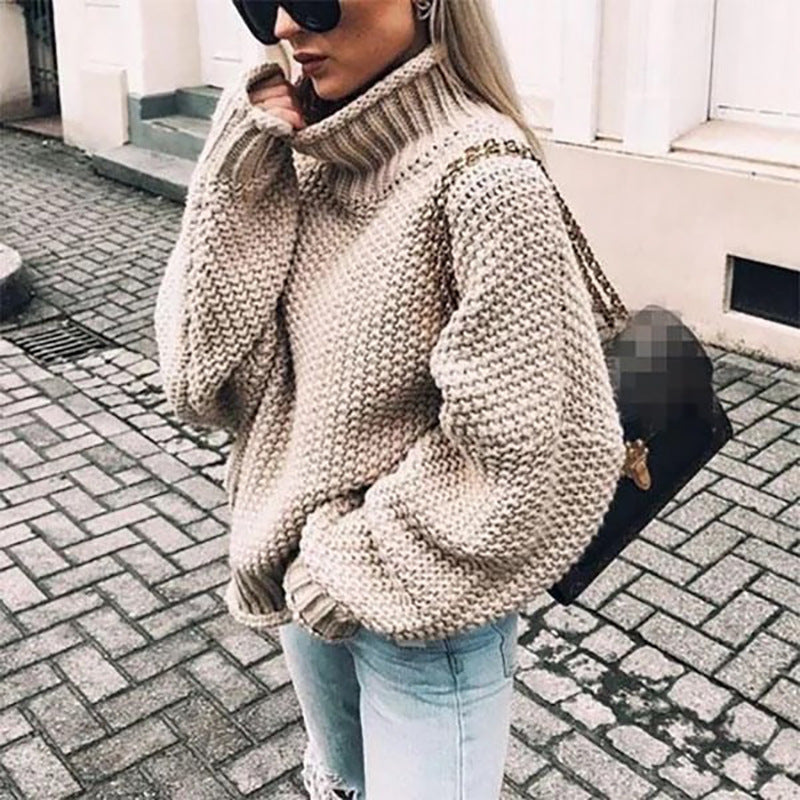 Damski sweter z golfem w luźnym fasonie z prążkowanym akcentem - 4 - Stylpuls
