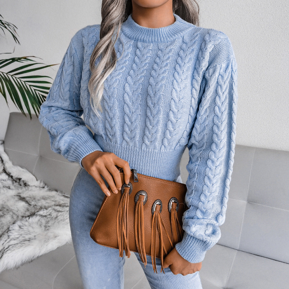 Sweter damski z splotem warkoczowym w krótkim fasonie - 2 - Stylpuls