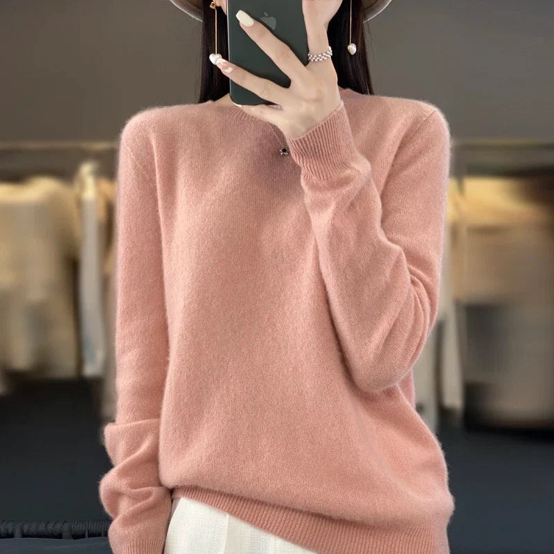 Pullover damski – Luźny krój z miękką fakturą - 1 - Stylpuls