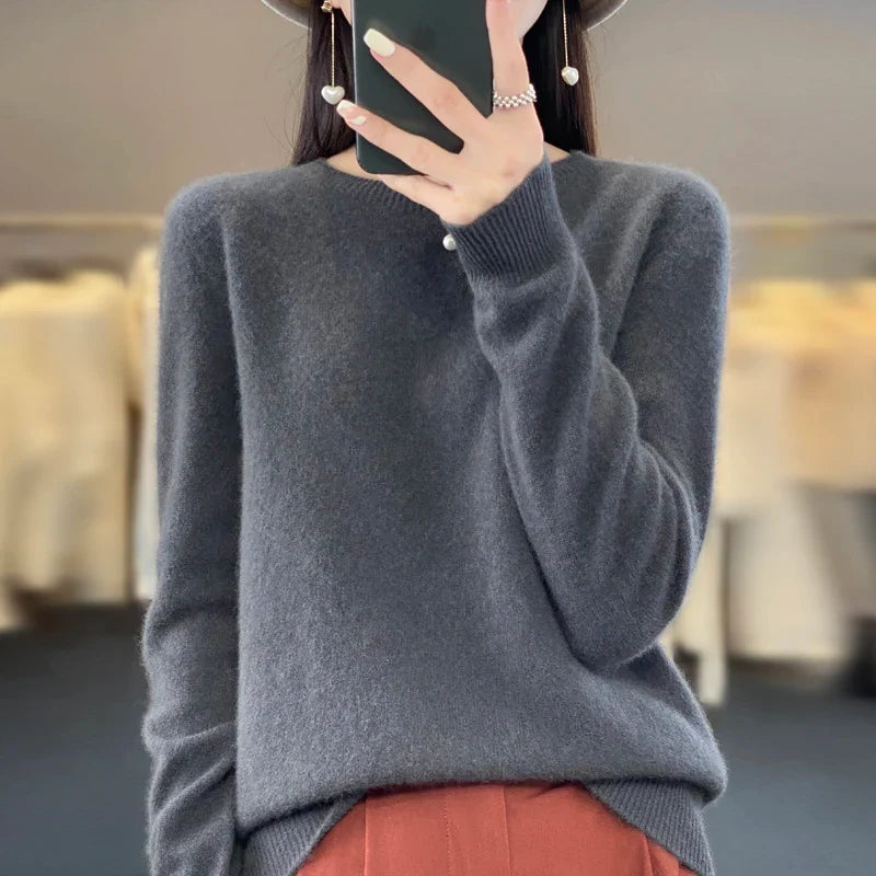 Pullover damski – Luźny krój z miękką fakturą - 2 - Stylpuls