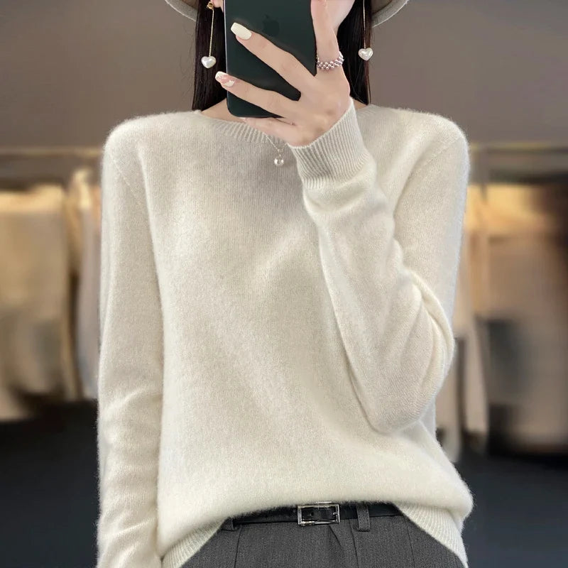Pullover damski – Luźny krój z miękką fakturą - 4 - Stylpuls