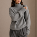 Pullover damski z golfem w stylu oversize - 1 - Stylpuls