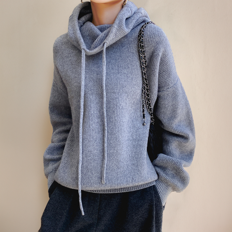 Damska bluza z kapturem w stylu oversize z dekoltem cowl i regulowanymi sznurkami - 2 - Stylpuls