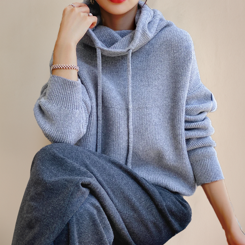 Damska bluza z kapturem w stylu oversize z dekoltem cowl i regulowanymi sznurkami - 3 - Stylpuls