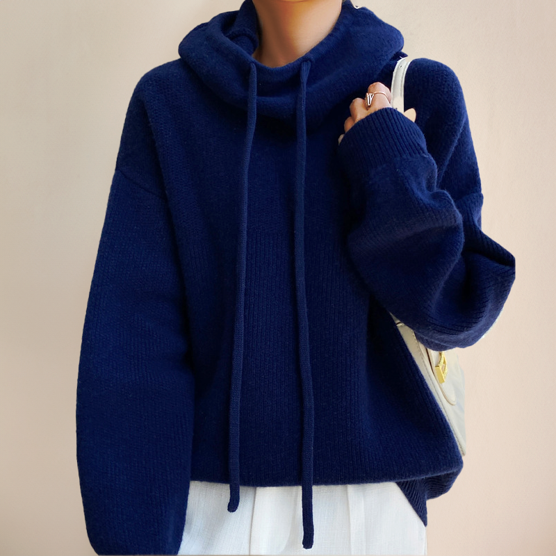 Damska bluza z kapturem w stylu oversize z dekoltem cowl i regulowanymi sznurkami - 7 - Stylpuls