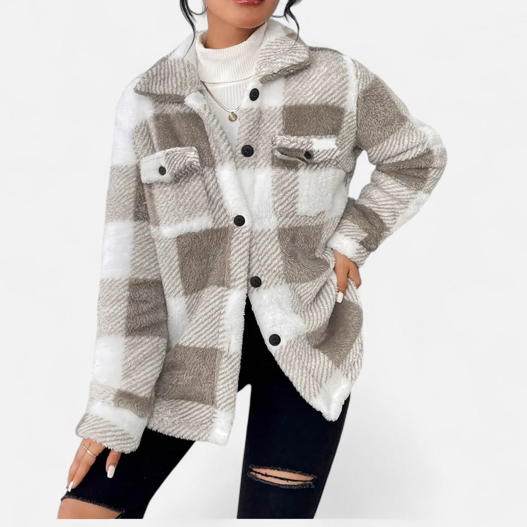 Kurtka damska o oversize'owym kroju w kratę z kieszeniami - 4 - Stylpuls