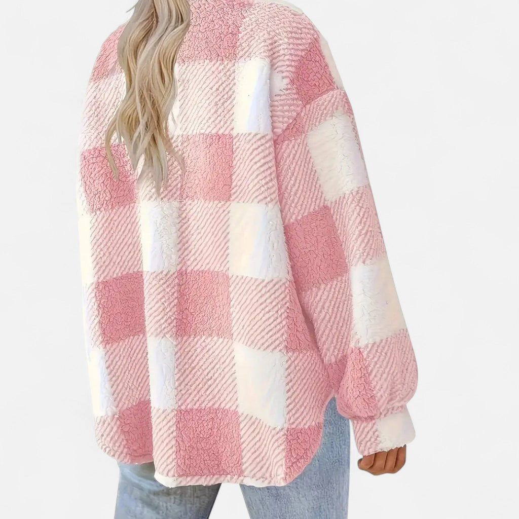 Kurtka damska o oversize'owym kroju w kratę z kieszeniami - 8 - Stylpuls